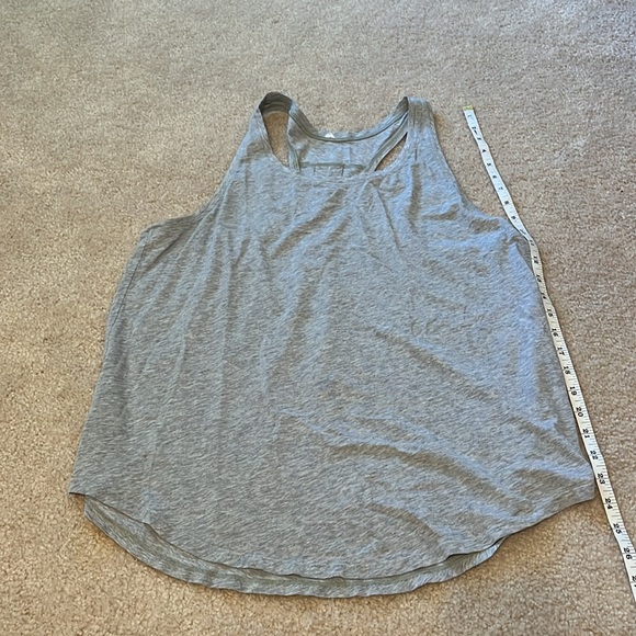 Large? Lululemon tank - Picture 5 of 6